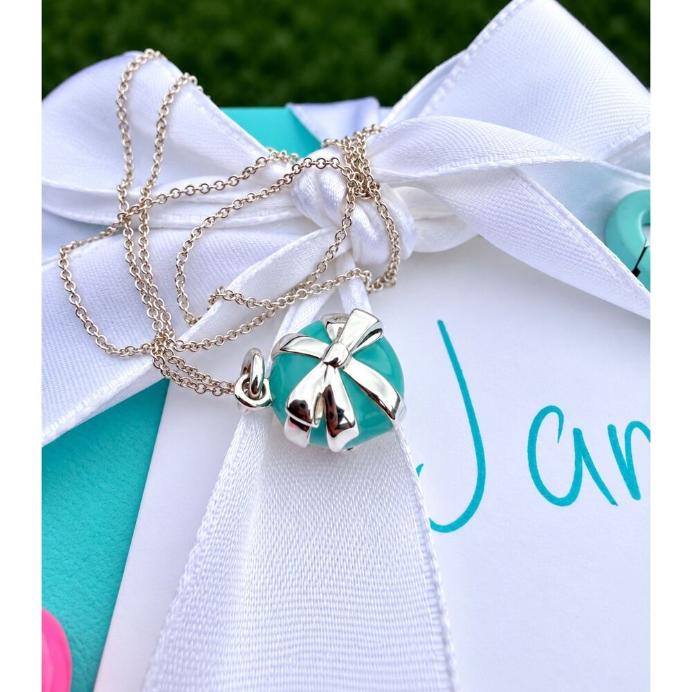 Tiffany & Co Blue Enamel Cupcake Muffin Charm Pendant Necklace Silver 18 inch